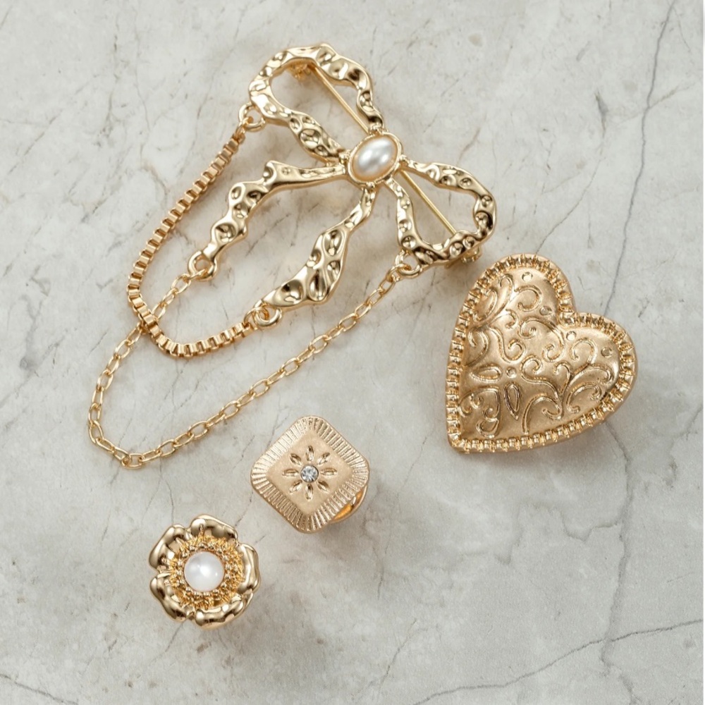 Elegant Gold Jewelry Brooch and Pin Set with Pearl Accents New